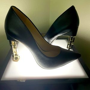 Katy Perry Black and Gold Chain Heel Leather Pumps Size 8